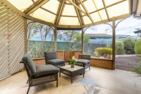 4BR 2BA House Nestled in a Quiet Spot in Dickson